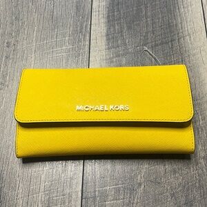 Michael kors wallet